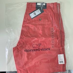 New Vineyard Vines jetty red shorts. Sz 34
